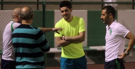 بيريرا يقود المران و يطمئن على اللاعب محسن العيسي المصاب