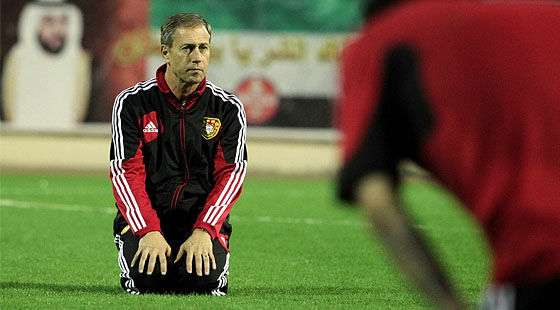 آلان بيران في تدريب منتخب الصين بمدينة الشارقة الإماراتية