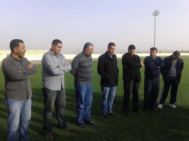 عبد القادر مع ادارة ذات راس في ارض الملعب التدريبي مساء اليوم