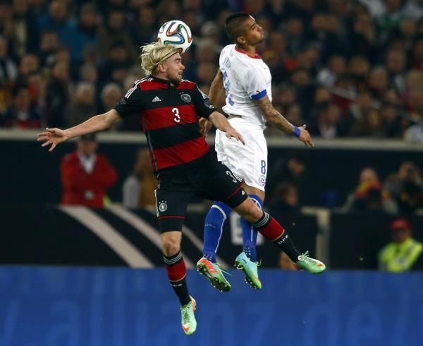 2014-03-05t203449z_1681099369_bm2ea351ntp01_rtrmadp_3_soccer-friendly_reuters