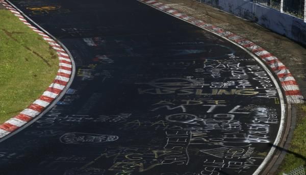 2013-10-30t083834z_506322689_gm1e9au19ob01_rtrmadp_3_germany-nuerburgring_reuters