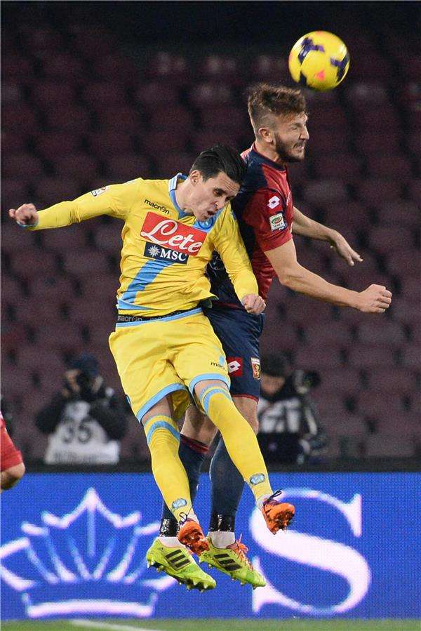 ماركو موتا(يمين)