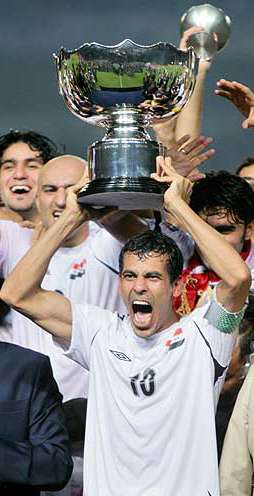 يونس محمود افضل لاعب عربي حسب مجلة الاهرام 