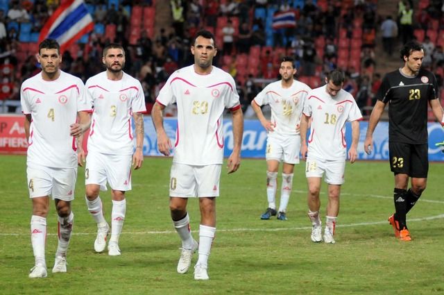 لاعبو منتخب لبنان بعد المباراة الدراماتيكية مع تايلاند في تصفيات أمم آسيا