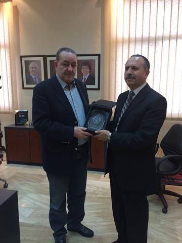 زريقات خلال استقباله القنصل الأردني في بلغاريا