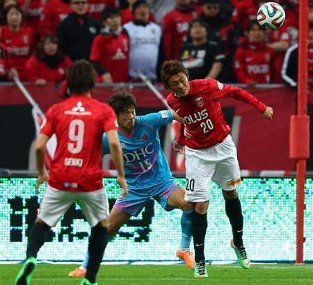 من مباراة فريقي اوراوا ريدز وساجان توسو أمس السبت