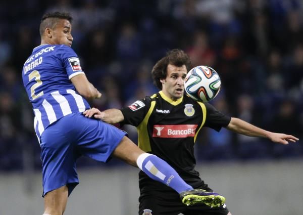 2014-03-09t205606z_1645475186_gm1ea3a0dlt01_rtrmadp_3_soccer-portugal_reuters