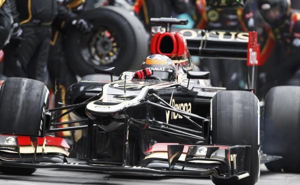 2013-03-17t092520z_590361558_sr1e93h0q634w_rtrmadp_3_motor-racing-prix_reuters