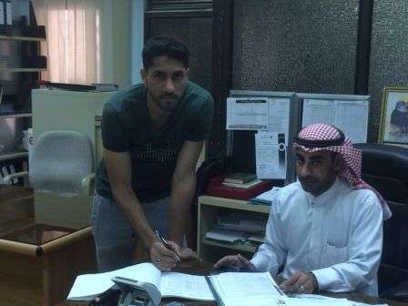 صاحب العبد الله يوقع للعدالة