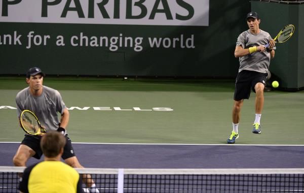 2014-03-16t025052z_906213247_nocid_rtrmadp_3_tennis-bnp-paribas-open-bryan-bryan-v-peya-soares_reuters