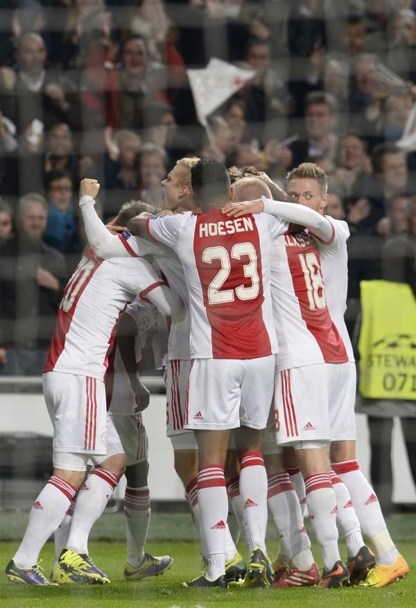 2013-11-26t201835z_1482231471_lr1e9bq1keo2w_rtrmadp_3_soccer-champions_reuters