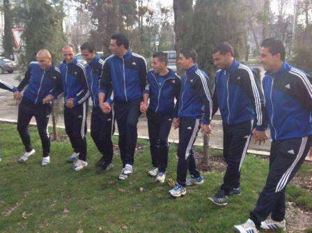 لاعبو ذات راس يقدمون وصلة من الدبكة وسط أجواء أسرية رائعة