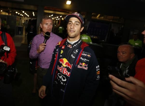 2014-03-16t231924z_369615602_gm1ea3h0k4p01_rtrmadp_3_motor-racing-prix-ricciardo-exclusion_reuters