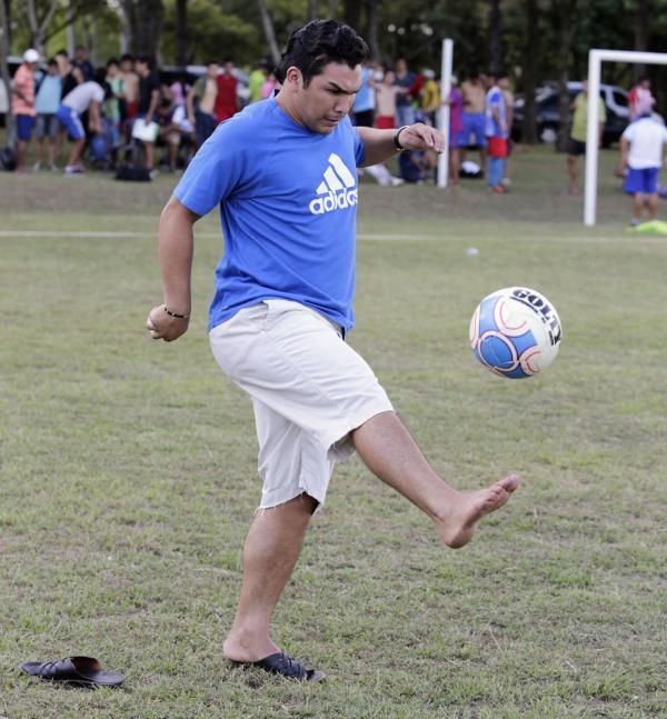 نجم باراجواي السابق يبدو مترهلا نتيجة أفتقاده للياقة البدنية