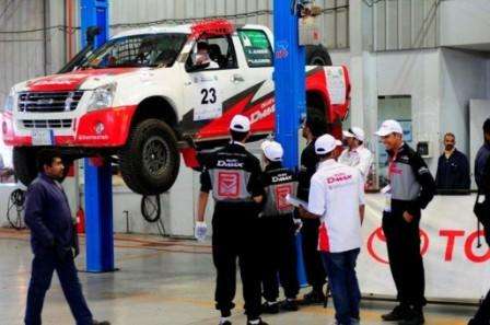 جانب من عملية الفحص الفني من نسخة العام الماضي