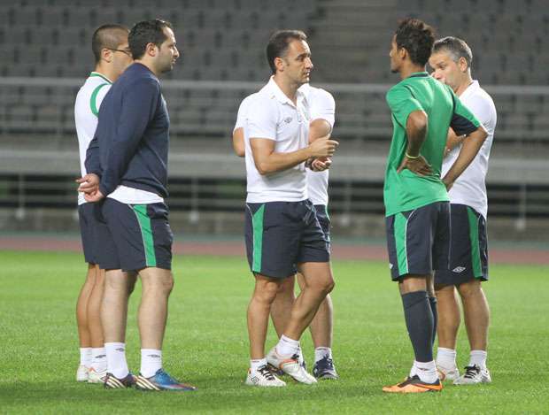 توجيهات بيرايرا للاعبين خلال التدريبات 