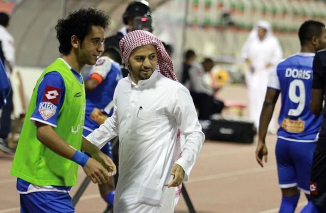 الراشد يحتفل بفوز الفتح