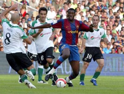 اللاعب الأيفوري يايا توري 
