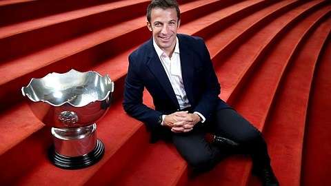 ديل بييرو وكأس أمم آسيا في دار الأوبرا بمدينة سيدني 