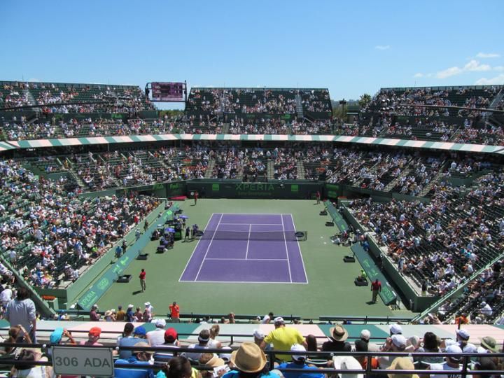 الملعب الرئيسي لمجمع كرندون بارك بميامي 