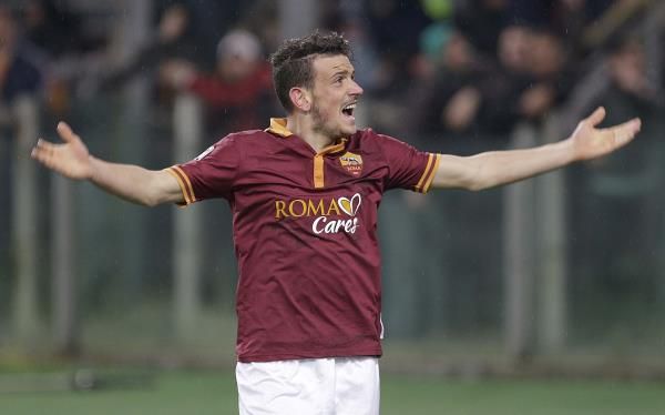 2014-03-25t215338z_436104505_gm1ea3q0g8601_rtrmadp_3_soccer-italy_reuters