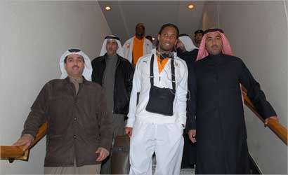 فواز الحساوي يستقبل نجوم ساحل العاج بقيادة دروغبا 