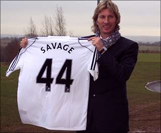 الويلزي روبي سافيج يحمل قميص فريقه الجديد