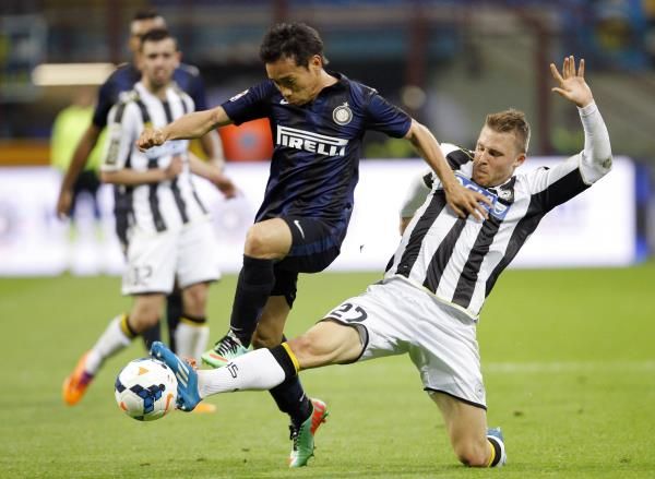 2014-03-27t205345z_1728949403_gm1ea3s0db801_rtrmadp_3_italy-soccer_reuters