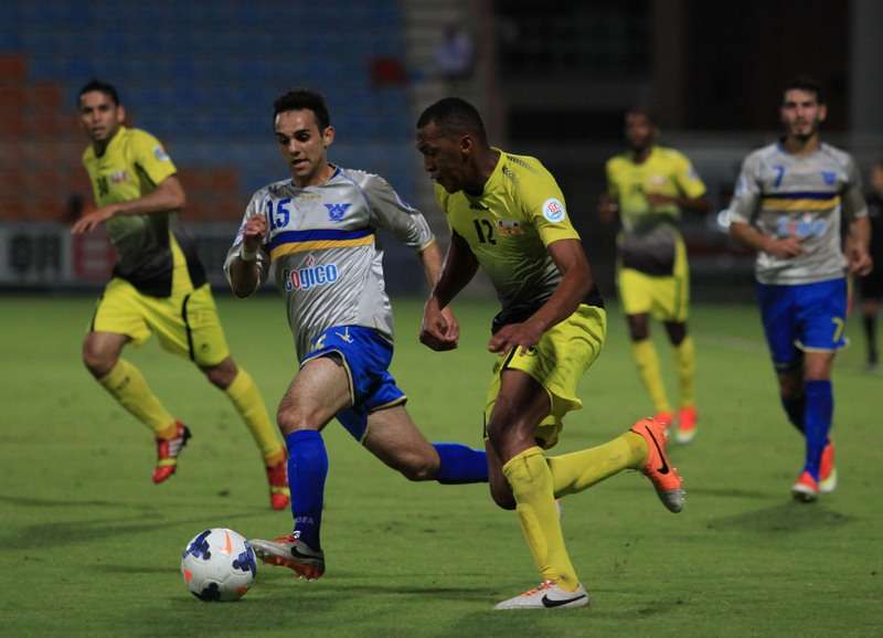 من مباراة الذهاب بين الصفاء والسويق في مسقط