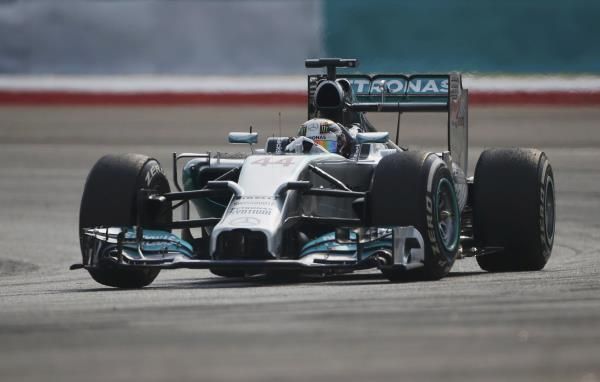 2014-03-30t093232z_84904791_sr1ea3u0qhw2d_rtrmadp_3_motor-racing-prix_reuters