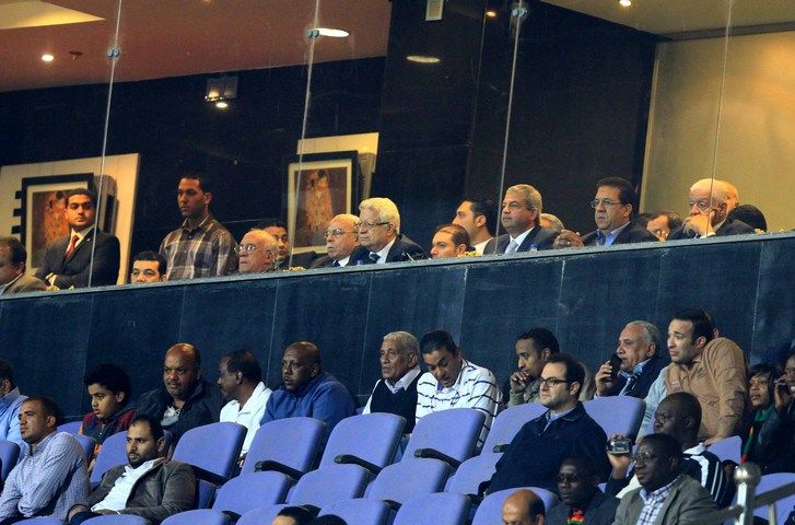 درويش في مقصورة المباراة بحضور وزير الرياضة 