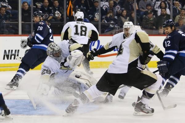 2014-04-04t021153z_92086167_nocid_rtrmadp_3_nhl-pittsburgh-penguins-at-winnipeg-jets_reuters