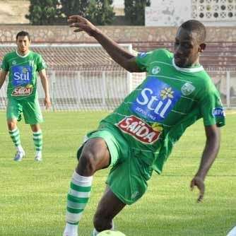 اسماعيل دياكيتي  صاحب ثنائية نادي حمام الانف