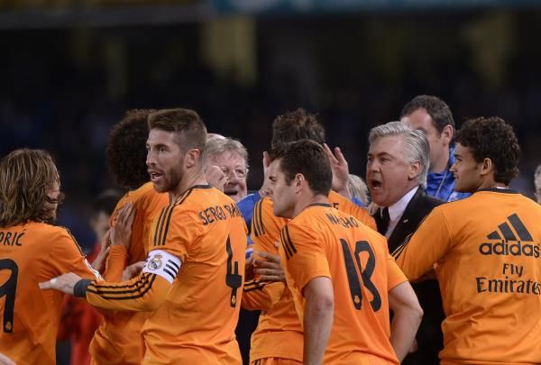 فرحة لاعبي ريال مدريد بالفوز على سوسييداد