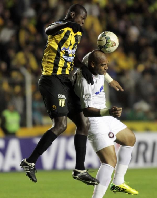 2014-04-09t001325z_1496136729_gm1ea490mli01_rtrmadp_3_soccer-libertadores_reuters