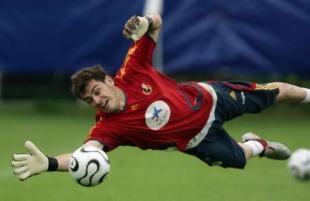 2006-06-16t194944z_01_wcfoz07-_rtridsp_2_sport-soccer-world