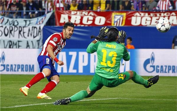 فيا في محاولة هجومية على مرمى بينتو 