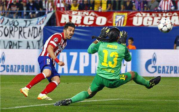 فيا في محاولة هجومية على مرمى بينتو