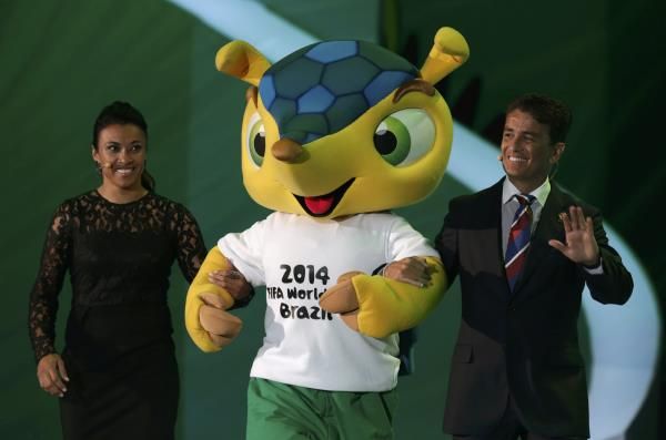 2013-12-06t165047z_1236723323_tb3e9c61asd43_rtrmadp_3_soccer-world-draw_reuters