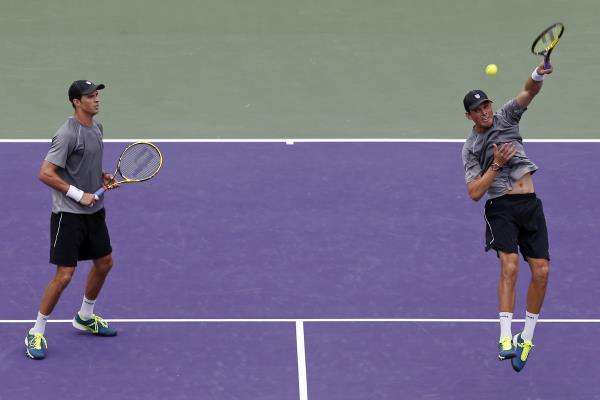 2014-03-29t231810z_2093898546_nocid_rtrmadp_3_tennis-sony-open-bryan-and-bryan-v-cabal-and-farah_reuters