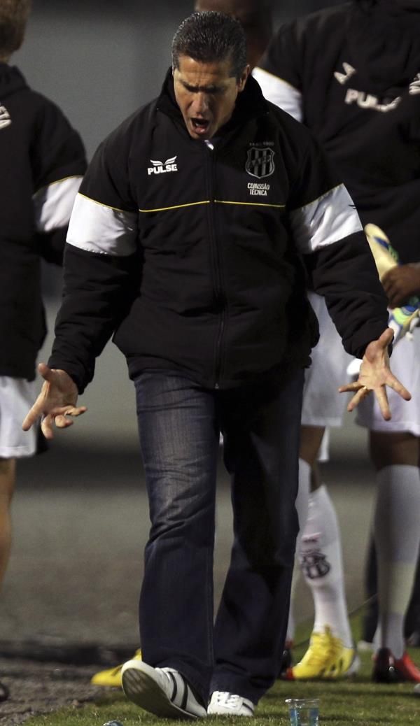 2013-09-26t005141z_596551041_gm1e99q0oj001_rtrmadp_3_soccer-latam-sudamericana_reuters