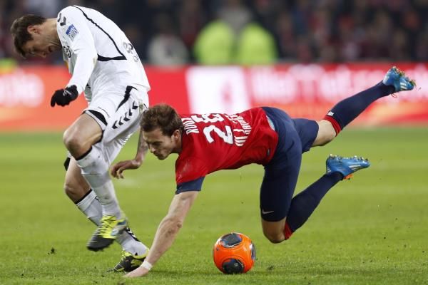 2014-01-12t204350z_1083306325_gm1ea1d0cxy01_rtrmadp_3_soccer-france_reuters