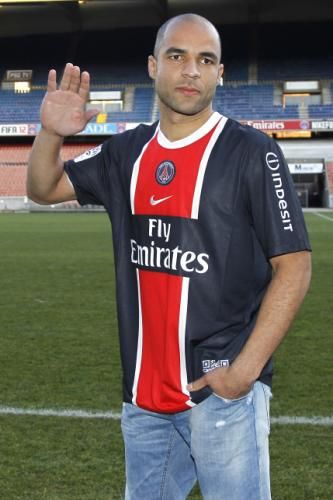 2012-01-27t173431z_01_chp207_rtridsp_3_soccer-france_reuters