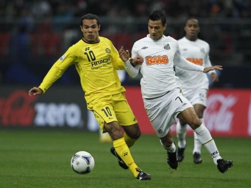 لياندرو دومينجيز (يسار)