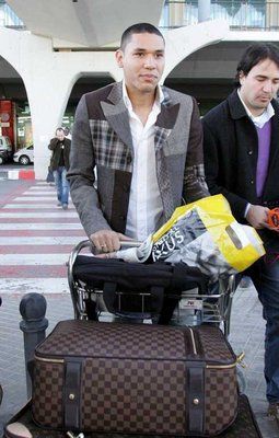 الهولندي هيدويجز مادورو لحظة وصولة فالنسيا  اليوم