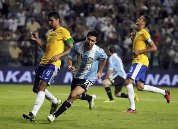 2012-11-22t021024z_571410643_gm1e8bm0s7s01_rtrmadp_3_soccer-argentina-friendly_reuters