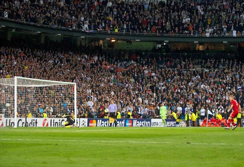 شفانشتايجر مسجل آخر ركلة جزاء قادت الفريق للمباراة النهائية عام 2012 