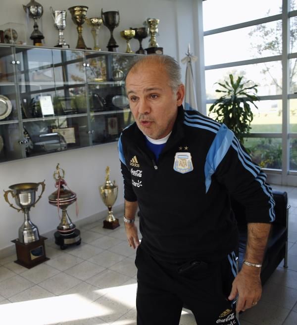 2014-04-23t235625z_2051505962_gm1ea4o0lz901_rtrmadp_3_soccer-world-argentina-sabella_reuters
