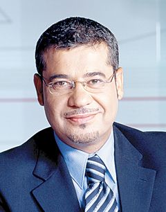 مصطفى الأغا مذيع برنامج 