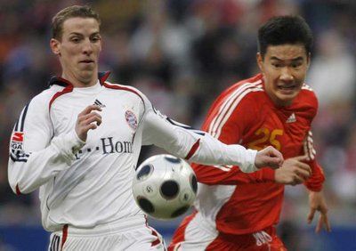 شلاودراف (على اليسار)